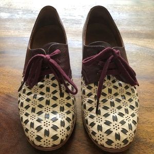 CHIE MIHARA SHOES- Lace up oxford